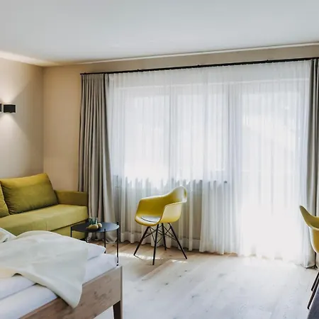 Alpenrose Hotel 4*